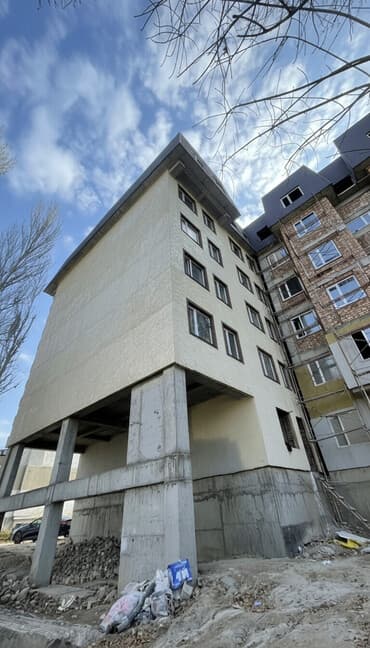 продаю квартира ош: 3 комнаты, 72 м², Индивидуалка, 5 этаж, ПСО (под самоотделку) — 1