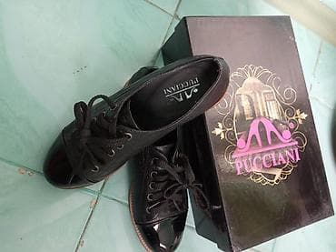 Туфли: Продаю женские кожаные туфли, новые 36 размер на узкую ножку, но — 8