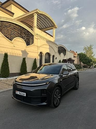 Транспорт: Lixiang L6: 2024 г., 1.5 л, Автомат, Гибрид, Кроссовер — 1