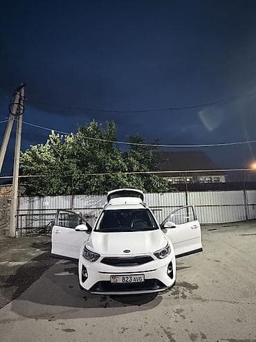 byd e1: Kia Stonic: 2019 г., 1.6 л, Автомат — 4