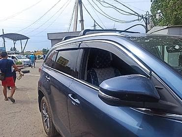 витровик: Хайландер 2018 дефлектор окон Alvy, Дефлектор капота Defly оригинал — 1