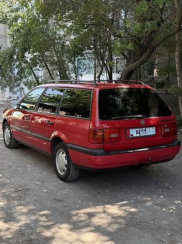Volkswagen Passat Variant: 1994 г., 1.8 л, Механика, Бензин, Универсал — 4