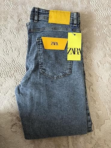 Джинсы ZARA, классический синий деним средней плотности. Прямой крой at lalafo.kg Джинсы ZARA, классический синий деним средней плотности. Прямой крой