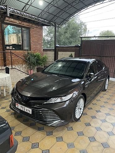 Toyota Camry: 2020 г., 2.5 л, Автомат, Гибрид, Седан