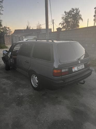 Транспорт: Volkswagen Passat: 1990 г., 1.8 л, Механика, Бензин — 2