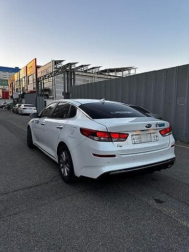 geely galaxy e5: Kia K5: 2019 г., 2 л, Автомат, Газ, Седан — 2