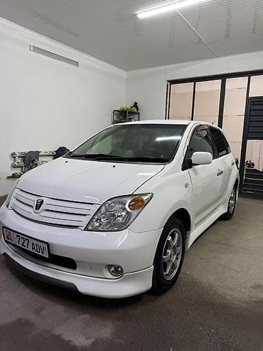 mazda 5: Toyota Ist: 2003 г., 1.3 л, Автомат, Бензин, Седан — 1