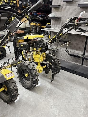 djon deere: Мотоблок бензиновый BOLT (желто‑черный) Описание: - Тяжёлый мотоблок — 4