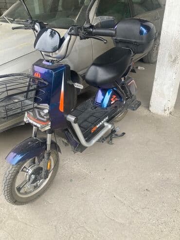 купить электро мотоцикл: Электроскутер DEMAN Z (надпись на борту) в городской комплектации — 1