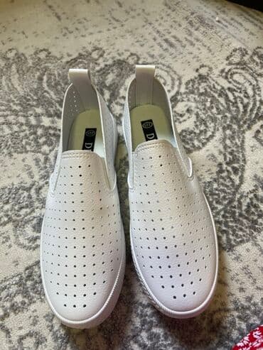 женские слипоны больших размеров: Лоферы, 37, Новый, цвет - Белый, Платная доставка, Бесплатная доставка — 2