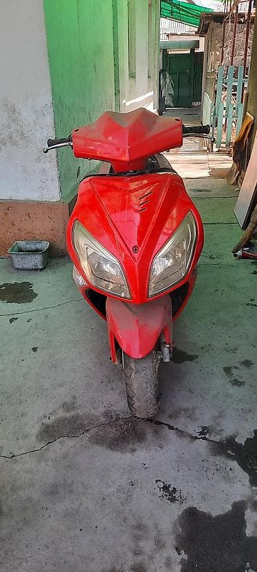 скутер на воде: Скутер Cobra (красный) - Кузов: обтекаемый пластик, двойная передняя — 1