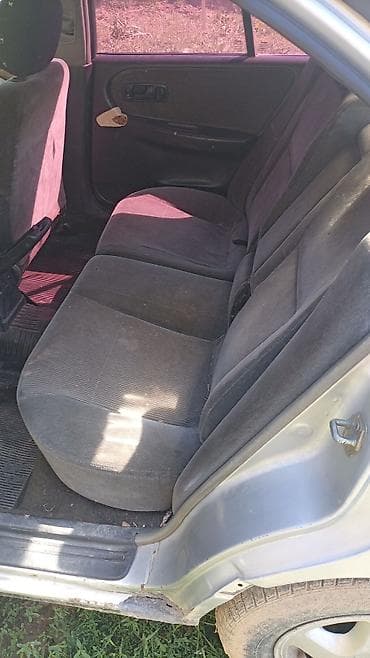 Транспорт: Nissan Primera: 1993 г., Механика, Седан — 3