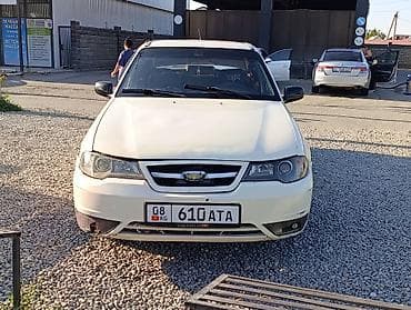 Daewoo Nexia: 2010 г., 1.6 л, Механика, Бензин, Седан