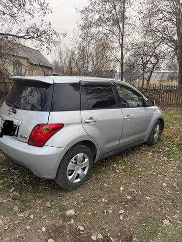 авто из германии в бишкек: Компактный 5‑дверный хэтчбек/минивэн серебристого цвета. Практичный — 4