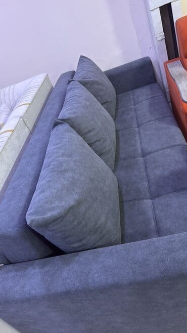 Компактный прямой диван в современном стиле. - Обивка: мягкая