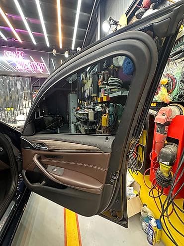 химичиска авто: BMW 5 series: 2019 г., 2 л, Автомат, Бензин, Седан — 4