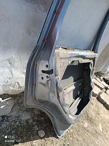 купить студию без посредников: Дверь Задняя правая Mazda, Б/у, Оригинал — 3