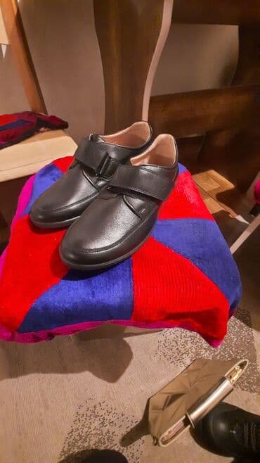 кожанные туфли: Кожанные школьные туфли подросковые 36 го размера новые на липучке — 2