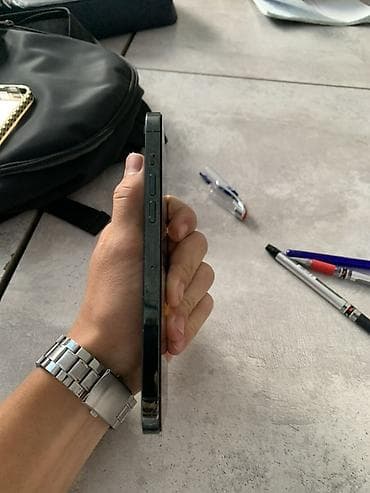 Техника и электроника: IPhone 13 Pro Max графитовый цвет - Экран 6.1", OLED Super Retina — 3