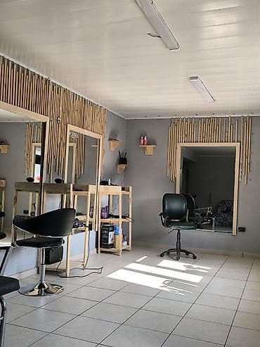 кабинет шугаринг: Парикмахер Универсал. Аренда места. Старый толчок рынок / базар — 1