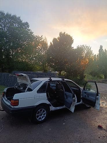 порш авто: Volkswagen Passat: 1991 г., Механика, Бензин, Седан — 8