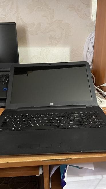 Ноутбук HP 15.6" Характеристики по фото системы: - Процессор: Intel