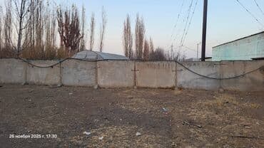 сдается дом в аренду: Огороженная территория с капитальным забором и хозяйственными — 2