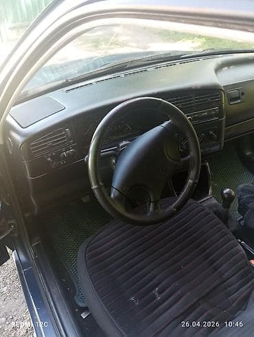 Унаа сатуу: Volkswagen Golf: 1993 г., Кол менен иштөөчү, Бензин, Хетчбек — 4