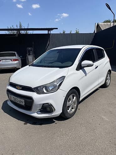 Chevrolet Spark: 2017 г., 1 л, Вариатор, Бензин, Хэтчбэк