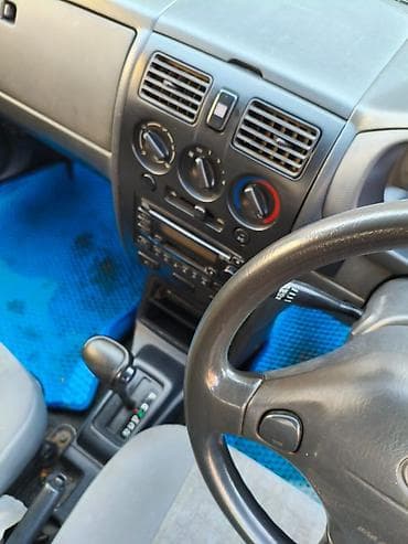 Toyota Duet: 2003 г., 1 л, Автомат, Бензин, Хэтчбэк