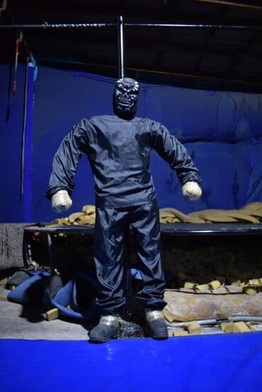 турник 4 в 1: Срочная цена 12 000 Продам не убиваемое самодельное чучело. Высота — 1