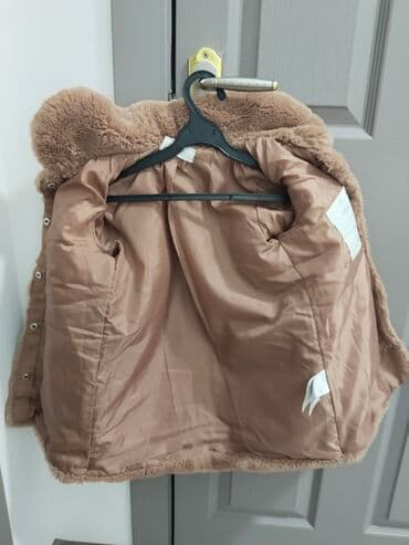 детские шапки с помпонами из натурального меха: Детская шуба для девочек в отличном состоянии, лёгкая, теплая, из — 2