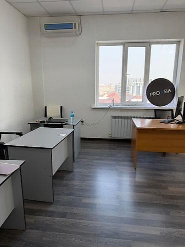 Аренда офисов, 28 м², В бизнес центре, 1 линия — 7