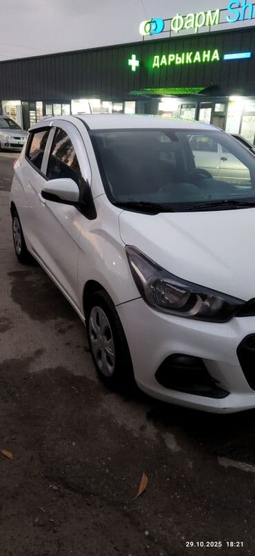 машина спортивный: Chevrolet Spark: 2017 г., 1 л, Вариатор, Бензиновая, Хэтчбэк — 6