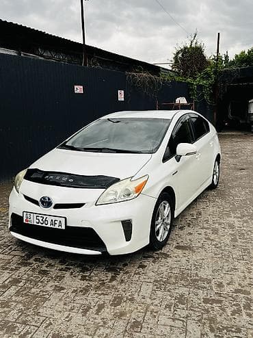step rf3: Toyota Prius: 2014 г., 1.8 л, Вариатор, Гибрид, Лифтбек — 5