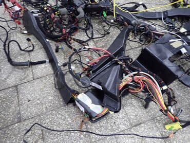 крыло е34: МЕРС W220 S500 запчасти по салону по кузову задние крыло правый и — 2