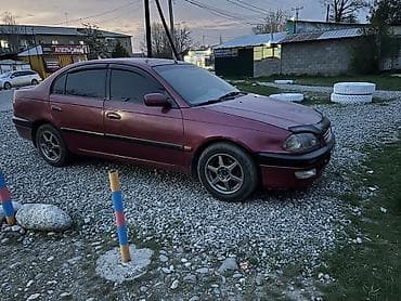 кызыл суу авто: Toyota Avensis: 1999 г., 1.6 л, Кол менен иштөөчү, Бензин, Седан — 3