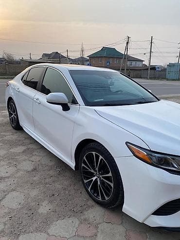 Toyota Camry: 2018 г., 2.5 л, Автомат, Бензин, Седан
