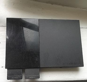 Продаю PS2. Memory card - 2шт, джойстики 3 шт. На карте памяти