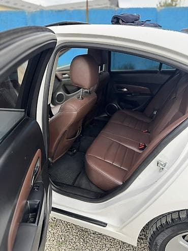 mazda 3: Chevrolet Cruze: 2009 г., Ручные, Седан — 9