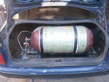 срочно в связи с переездом: Audi S4: 1993 г., 2 л, Механика, Газ, Седан — 5