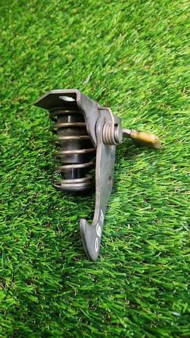 е91: Крючок капота Е90 е91 е92 е93 Крючок капота 6 В отличном состоянии — 5