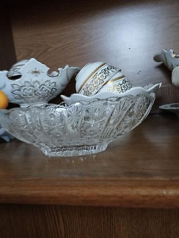 Фарфоровый сервиз с золотистым декором - Материал: тонкий фарфор — 8