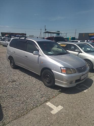 дверь саната: Toyota Gaia: 2002 г., 2 л, Автомат, Бензин, Минивэн — 4
