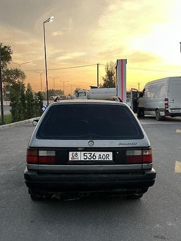 дверь аварийная: Volkswagen Passat Variant: 1990 г., 1.8 л, Универсал — 5