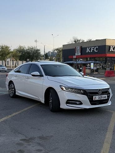 Honda Accord: 2019 г., 2 л, Вариатор, Гибрид, Седан — 2