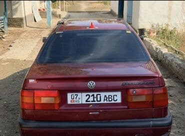 срочно продаю в связи с переездом: Volkswagen Passat: 1994 г., 1.8 л, Механика, Бензин, Седан — 2