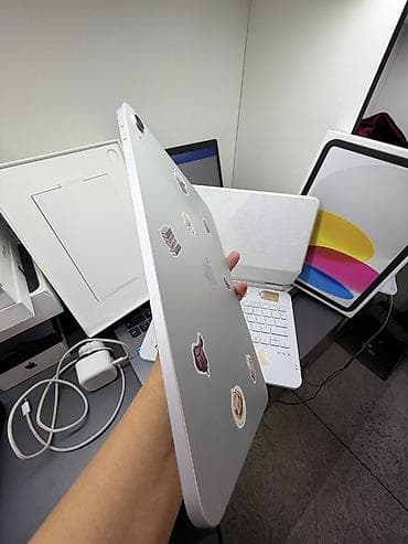 ipod pro: Планшет, Apple, память 128 ГБ, 10" - 11", Wi-Fi, Б/у, Классический цвет - Серебристый — 7