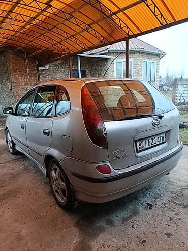 Nissan: Nissan Tino: 2000 г., 2.1 л, Механика, Бензин, Хэтчбэк — 4