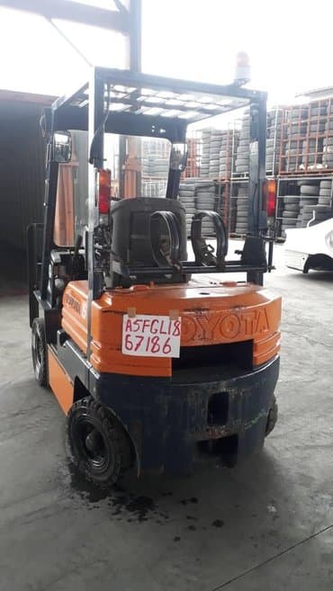 продажа комбайнов нива эффект в бишкеке цена: Погрузчик, 2011 г., Колесный, Вилочный — 1